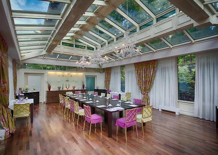 校园花园商务酒店